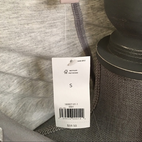 New - BR top - Picture 3 of 3